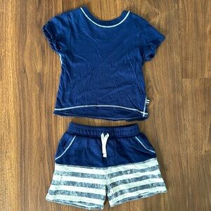 Splendid super comfy shorts and t shirt set. 6-12 months.